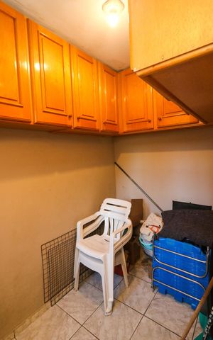 Casa de condomínio à venda com 238m², 3 quartos e 2 vagas Casa de condomínio à venda com 238m², 3 quartos e 2 vagasQuarto de Serviço