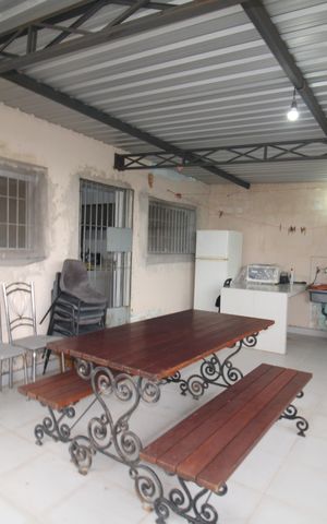 Casa à venda com 500m², 3 quartos e 3 vagasCasa 1 - Área de Serviço