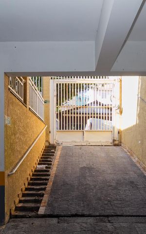 Casa de condomínio à venda com 35m², 1 quarto e 1 vaga Casa de condomínio à venda com 35m², 1 quarto e 1 vagaGaragem