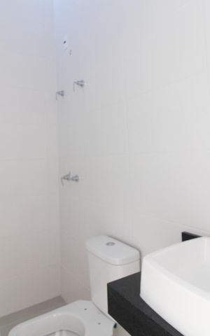 Casa de condomínio à venda com 92m², 3 quartos e 1 vaga Casa de condomínio à venda com 92m², 3 quartos e 1 vagaBanheiro Social