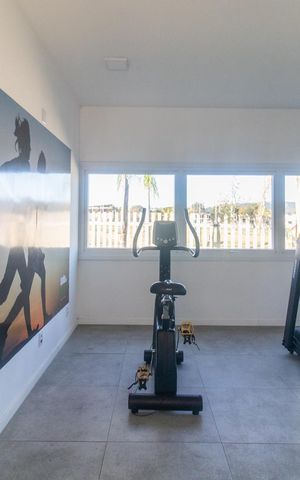 Casa de condomínio à venda com 92m², 3 quartos e 1 vaga Casa de condomínio à venda com 92m², 3 quartos e 1 vagaÁrea comum - Academia