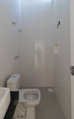 Casa de condomínio à venda com 92m², 3 quartos e 1 vaga Casa de condomínio à venda com 92m², 3 quartos e 1 vagaBanheiro Social