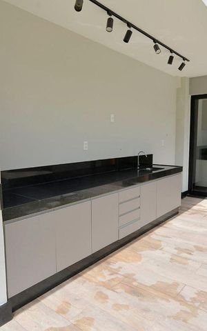 Casa de condomínio à venda com 208m², 3 quartos e 2 vagas