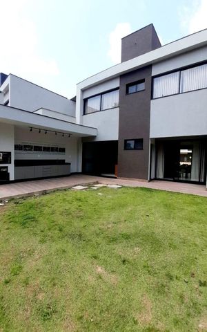 Casa de condomínio à venda com 208m², 3 quartos e 2 vagas