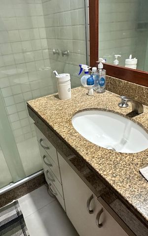 Apartamento à venda com 172m², 4 quartos e 2 vagasBanheiro Social