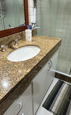 Apartamento à venda com 172m², 4 quartos e 2 vagasBanheiro da Suíte