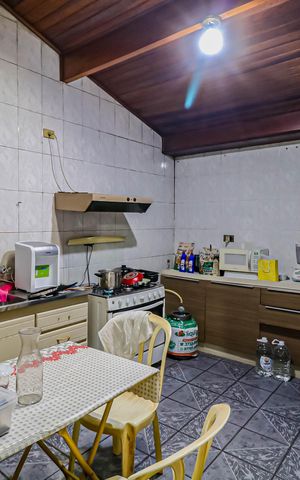 Casa à venda com 220m², 2 quartos e 4 vagas Casa à venda com 220m², 2 quartos e 4 vagasCozinha