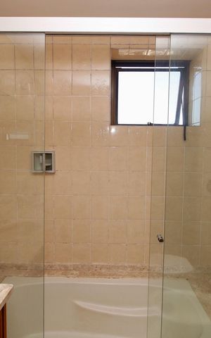 Apartamento à venda com 189m², 3 quartos e 3 vagasBanheiro da Suíte