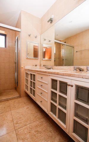 Apartamento à venda com 189m², 3 quartos e 3 vagasBanheiro