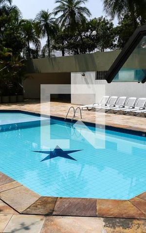 Apartamento à venda com 189m², 3 quartos e 3 vagas Apartamento à venda com 189m², 3 quartos e 3 vagasÁrea comum