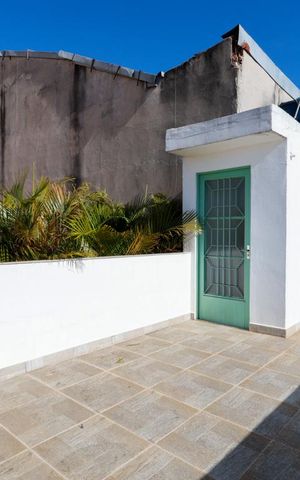 Casa à venda com 250m², 3 quartos e 5 vagas Casa à venda com 250m², 3 quartos e 5 vagasTerraço