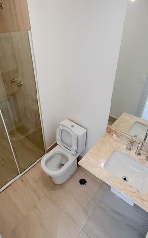 Apartamento à venda com 63m², 2 quartos e 1 vaga Apartamento à venda com 63m², 2 quartos e 1 vagaBanheiro social