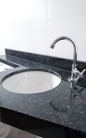 Apartamento à venda com 100m², 2 quartos e 2 vagas Apartamento à venda com 100m², 2 quartos e 2 vagasBanheiro da Suíte