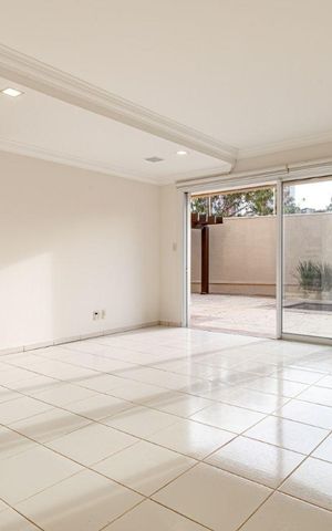 Casa de condomínio à venda com 568m², 4 quartos e 5 vagas