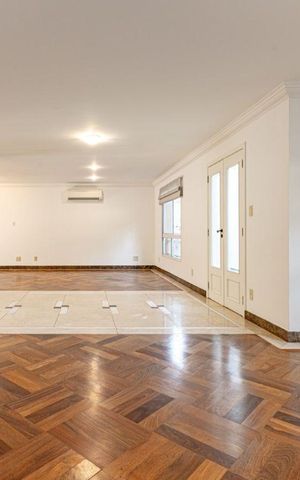 Casa de condomínio à venda com 568m², 4 quartos e 5 vagas