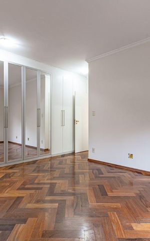Casa de condomínio à venda com 568m², 4 quartos e 5 vagas