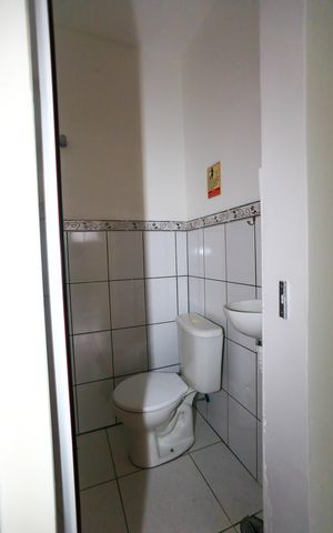 Casa à venda com 270m², 4 quartos e 1 vagaBanheiro 2