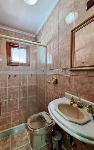 Casa à venda com 498m², 5 quartos e 3 vagasBanheiro Social
