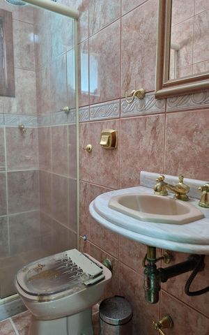 Casa à venda com 498m², 5 quartos e 3 vagasBanheiro Social