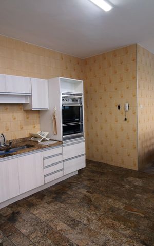 Casa à venda com 433m², 5 quartos e 3 vagasCozinha