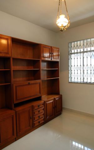 Casa à venda com 433m², 5 quartos e 3 vagasQuarto 2