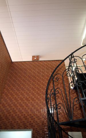 Casa à venda com 433m², 5 quartos e 3 vagasHall de ventilação e Escada