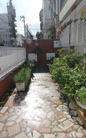Casa à venda com 433m², 5 quartos e 3 vagasQuintal frente - Jardim