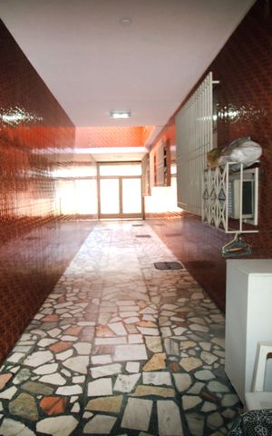 Casa à venda com 433m², 5 quartos e 3 vagasGaragem