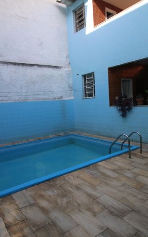 Casa à venda com 433m², 5 quartos e 3 vagasPiscina