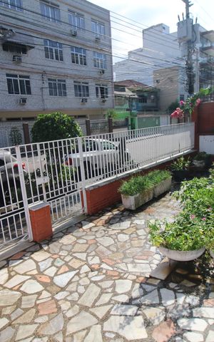 Casa à venda com 433m², 5 quartos e 3 vagasQuintal frente - Jardim