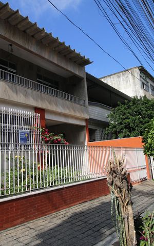 Casa à venda com 433m², 5 quartos e 3 vagasFachada da casa
