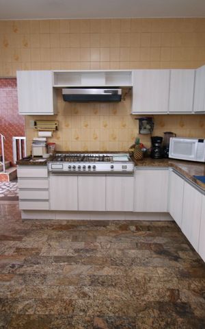 Casa à venda com 433m², 5 quartos e 3 vagasCozinha