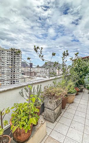 Apartamento à venda com 442m², 4 quartos e 2 vagas Apartamento à venda com 442m², 4 quartos e 2 vagasVaranda