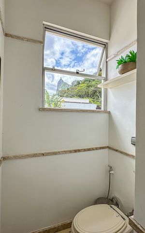 Apartamento à venda com 442m², 4 quartos e 2 vagas Apartamento à venda com 442m², 4 quartos e 2 vagasBanheiro da Suíte