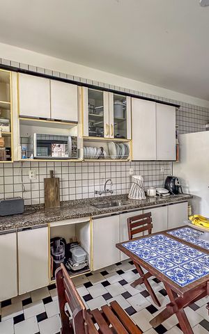 Apartamento à venda com 442m², 4 quartos e 2 vagas Apartamento à venda com 442m², 4 quartos e 2 vagasCozinha