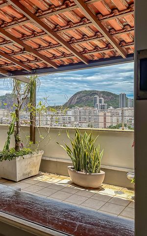 Apartamento à venda com 442m², 4 quartos e 2 vagas Apartamento à venda com 442m², 4 quartos e 2 vagasVista da Suíte