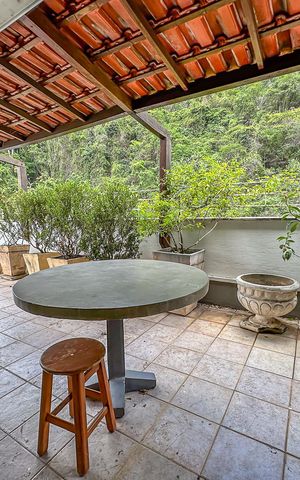 Apartamento à venda com 442m², 4 quartos e 2 vagas Apartamento à venda com 442m², 4 quartos e 2 vagasVaranda do Quarto