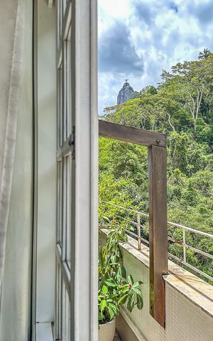 Apartamento à venda com 442m², 4 quartos e 2 vagas Apartamento à venda com 442m², 4 quartos e 2 vagasSacada da Suíte 3