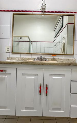 Apartamento à venda com 442m², 4 quartos e 2 vagas Apartamento à venda com 442m², 4 quartos e 2 vagasBanheiro Social