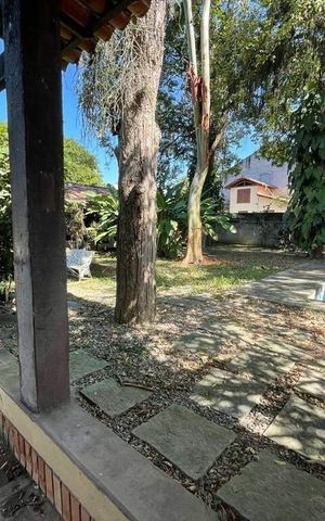 Casa à venda com 242m², 3 quartos e 3 vagas