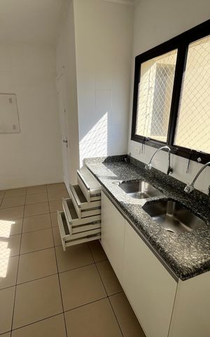 Apartamento à venda com 105m², 2 quartos e 2 vagasCozinha