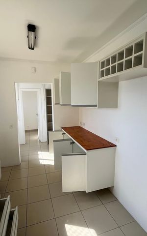 Apartamento à venda com 105m², 2 quartos e 2 vagasCozinha