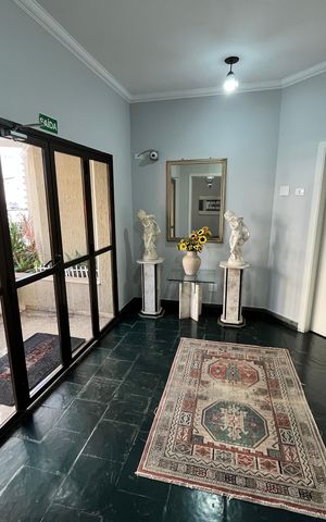 Apartamento à venda com 105m², 2 quartos e 2 vagasHall de entrada
