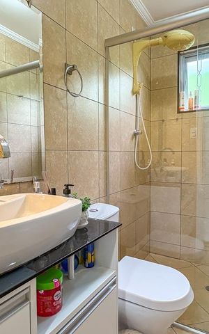 Casa à venda com 266m², 3 quartos e 2 vagas Casa à venda com 266m², 3 quartos e 2 vagasBanheiro Social