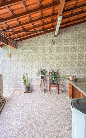 Casa à venda com 266m², 3 quartos e 2 vagas Casa à venda com 266m², 3 quartos e 2 vagasChurrasqueira