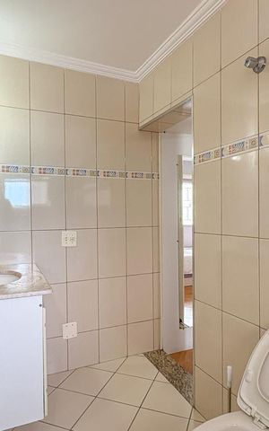 Casa à venda com 266m², 3 quartos e 2 vagas Casa à venda com 266m², 3 quartos e 2 vagasBanheiro da Suíte 3