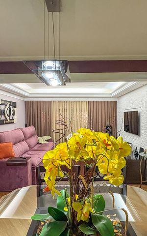 Casa à venda com 266m², 3 quartos e 2 vagas Casa à venda com 266m², 3 quartos e 2 vagasSala