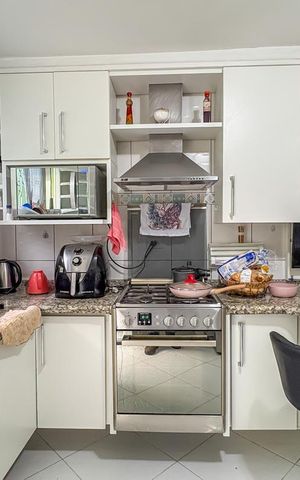 Casa à venda com 266m², 3 quartos e 2 vagas Casa à venda com 266m², 3 quartos e 2 vagasCozinha