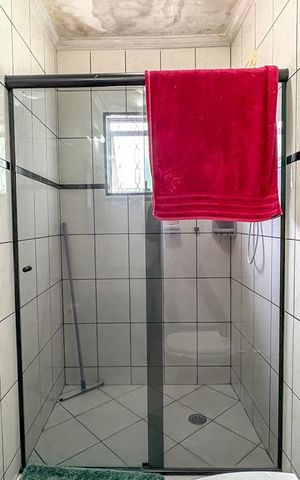 Casa à venda com 266m², 3 quartos e 2 vagas Casa à venda com 266m², 3 quartos e 2 vagasBanheiro da Suíte 2