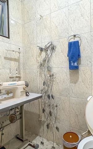 Casa à venda com 266m², 3 quartos e 2 vagas Casa à venda com 266m², 3 quartos e 2 vagasBanheiro de serviço